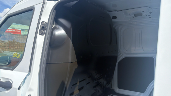 Ford Transit Courier Diesel 1.5 EcoBlue Trend Van - Image 18